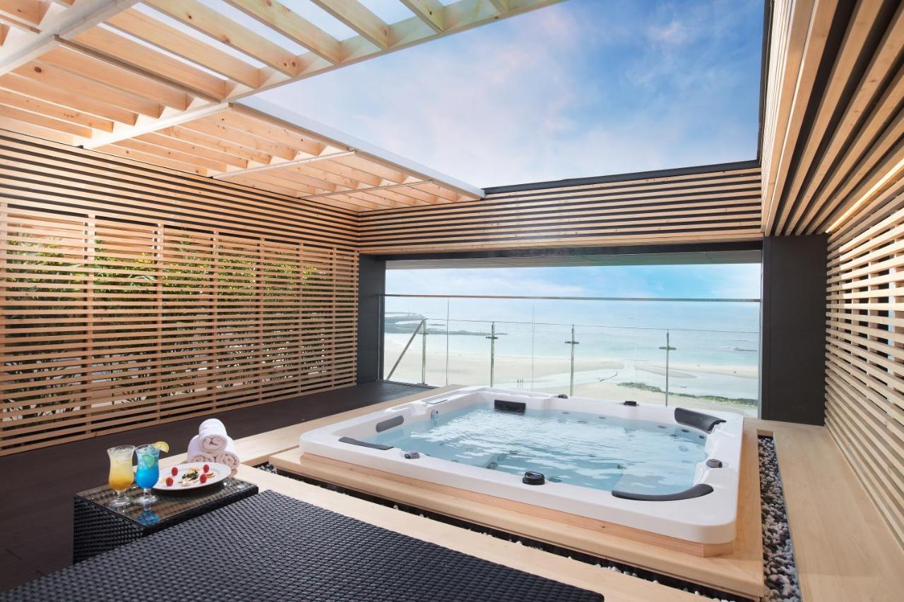 Utop Ubless 4* Jeju