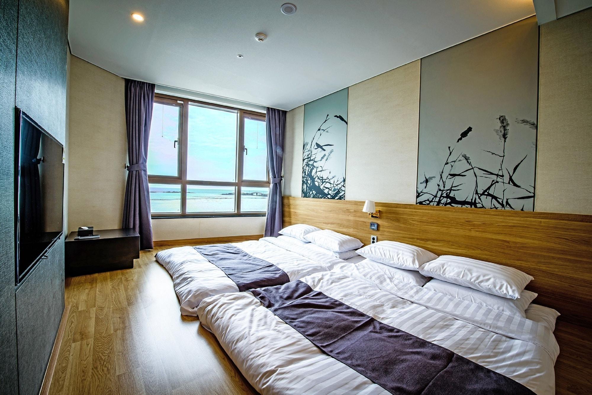 Utop Ubless Hotel